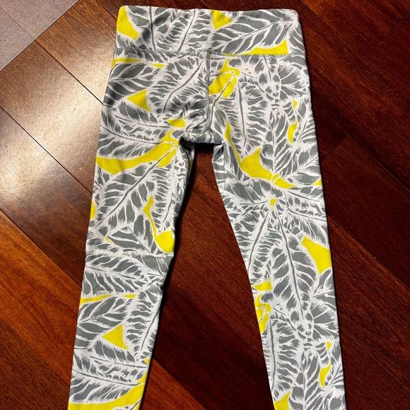 Alo Yoga Airbrush Compression Leggings Palm Spring Zest Yellow Tropical - M - Picture 1 of 3